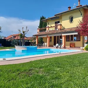 Giulia Nocleg ze śniadaniem Desenzano del Garda